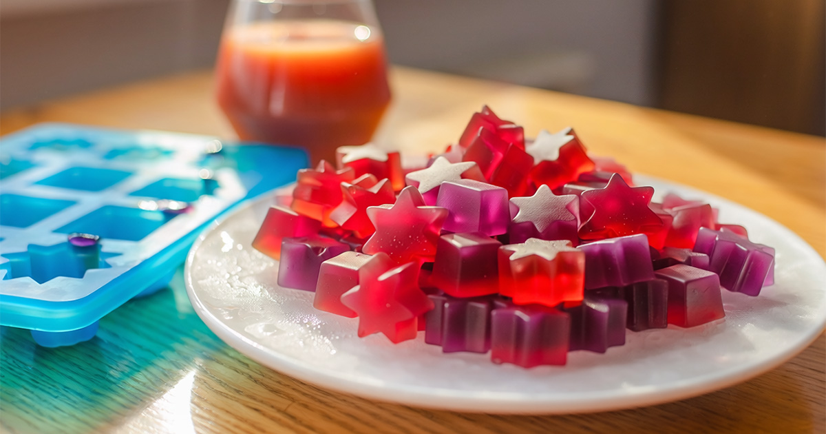 star molds of homemade fruit snacks